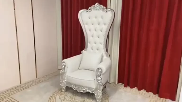 What Is A Queen's Chair Explained